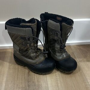 Kids Winter Boots - Black and Brown